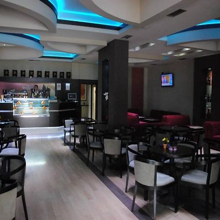 Grand Hotel Elbasan Buitenkant foto