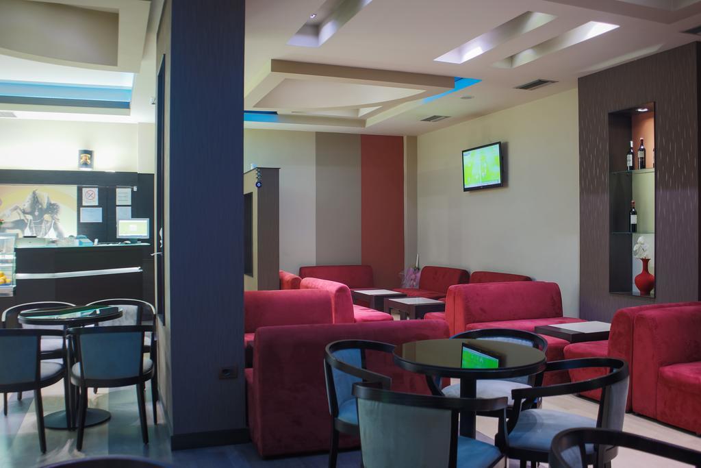 Grand Hotel Elbasan Buitenkant foto