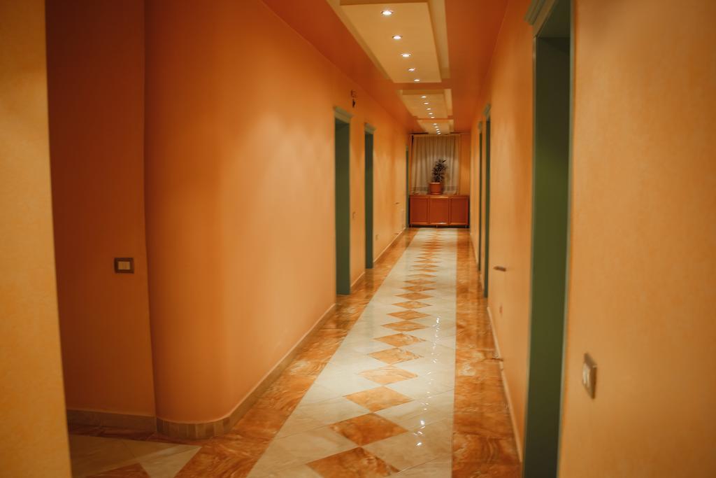Grand Hotel Elbasan Buitenkant foto