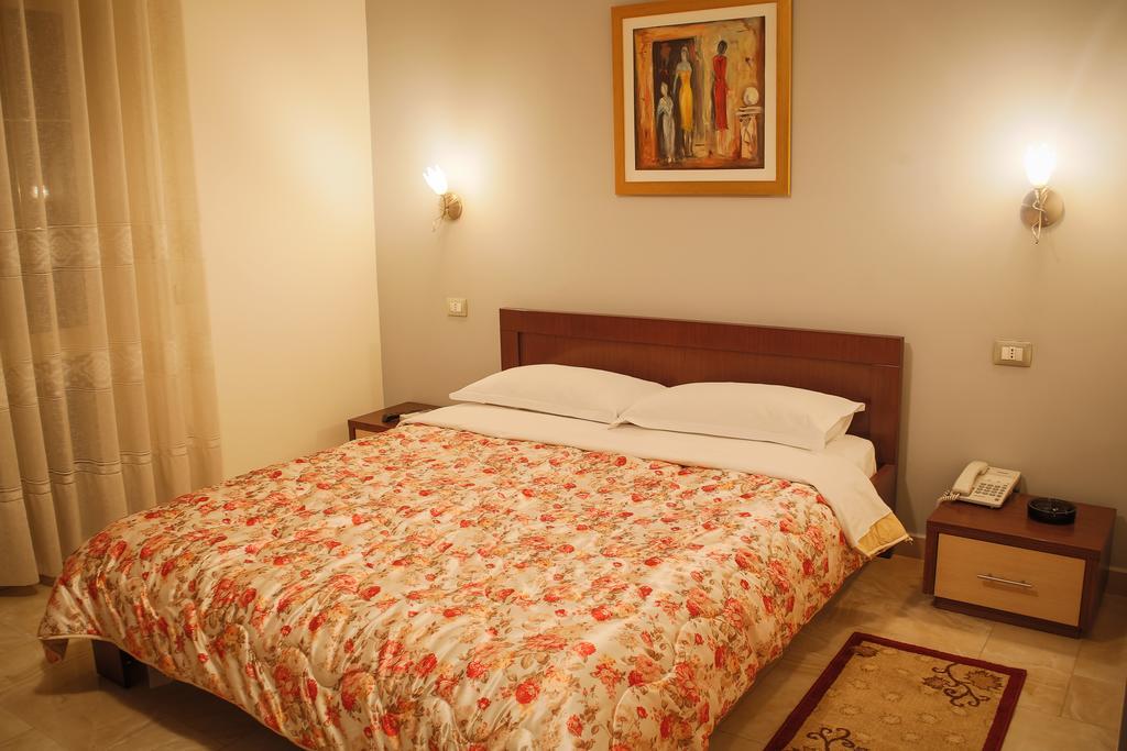 Grand Hotel Elbasan Buitenkant foto