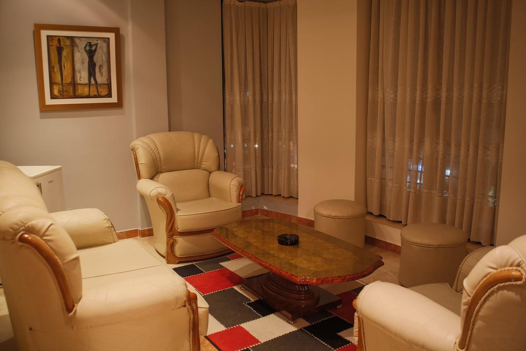 Grand Hotel Elbasan Buitenkant foto