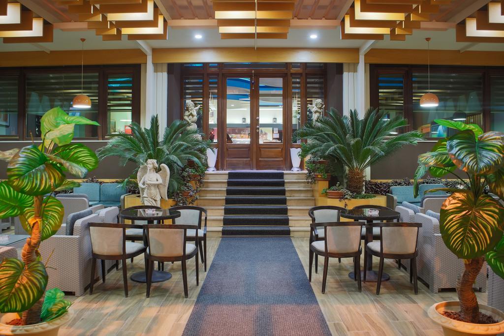 Grand Hotel Elbasan Buitenkant foto