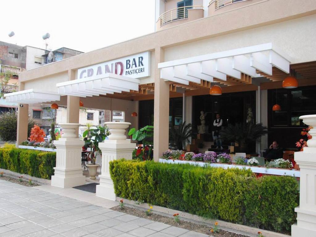 Grand Hotel Elbasan Buitenkant foto
